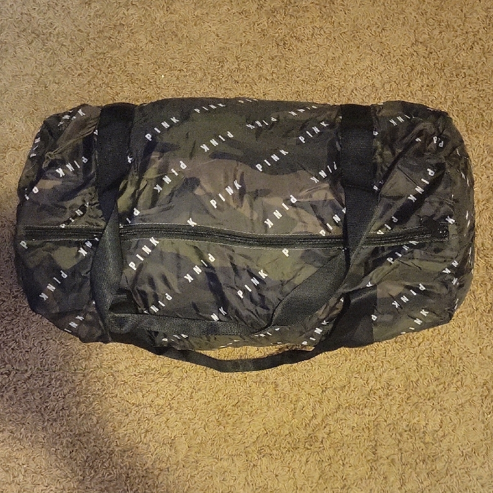 PINK Victoria's Secret Packable Black Duffel Bag in camo NWOT
